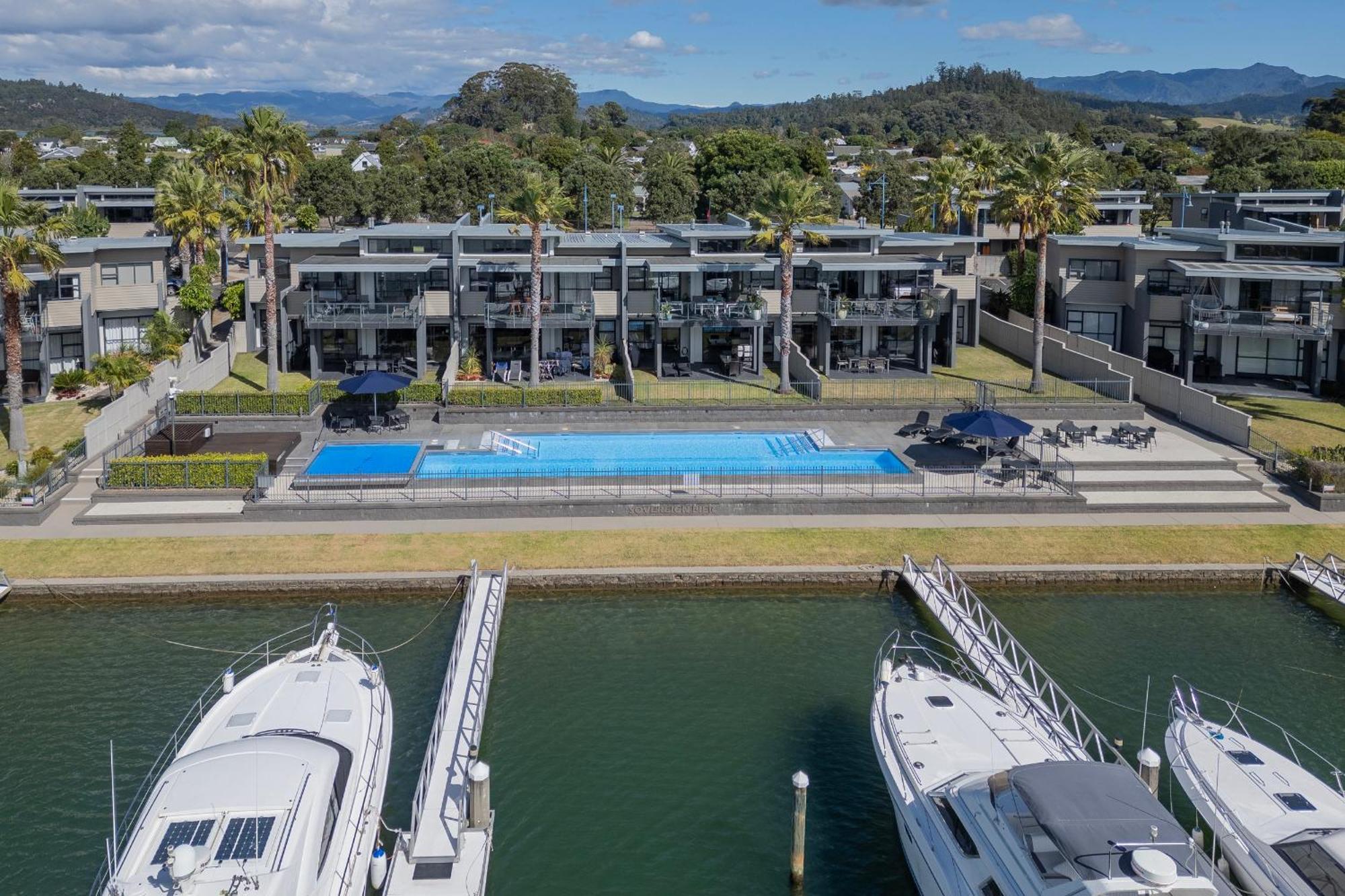 Sovereign Pier On The Waterways Whitianga Eksteriør billede