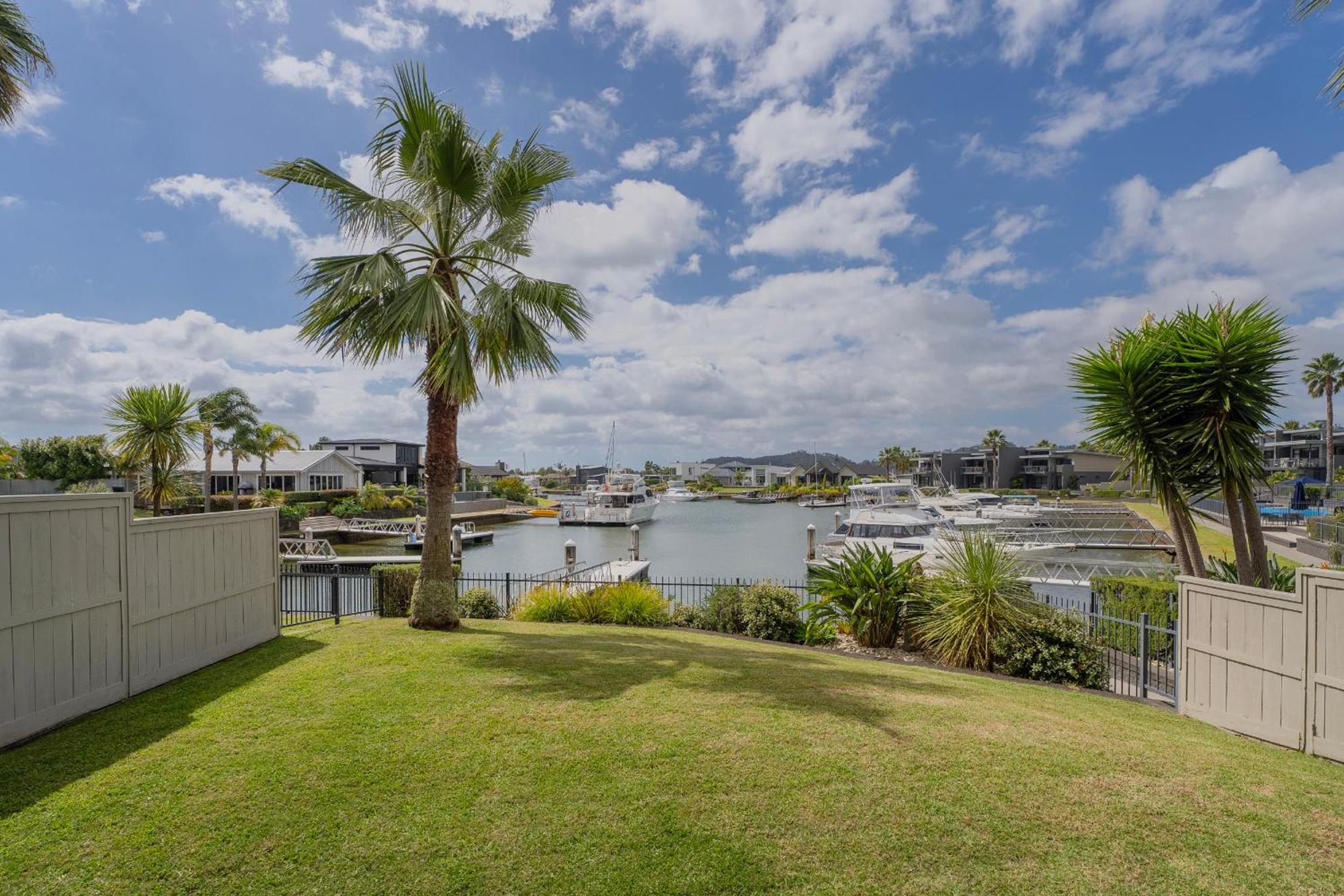 Sovereign Pier On The Waterways Whitianga Eksteriør billede